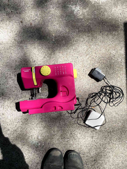 Janome Efficiently-sized Pink Sewing Machine