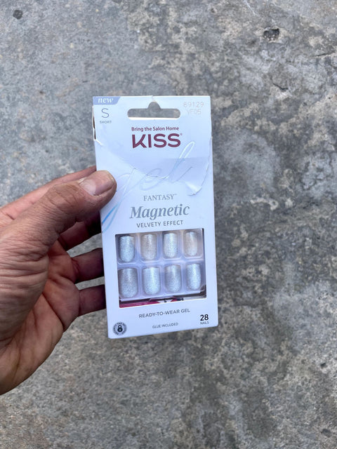 KISS Magnetic Nail Set