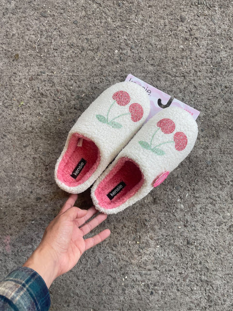 Kensie Cherry Indoor Slippers, Sz 9