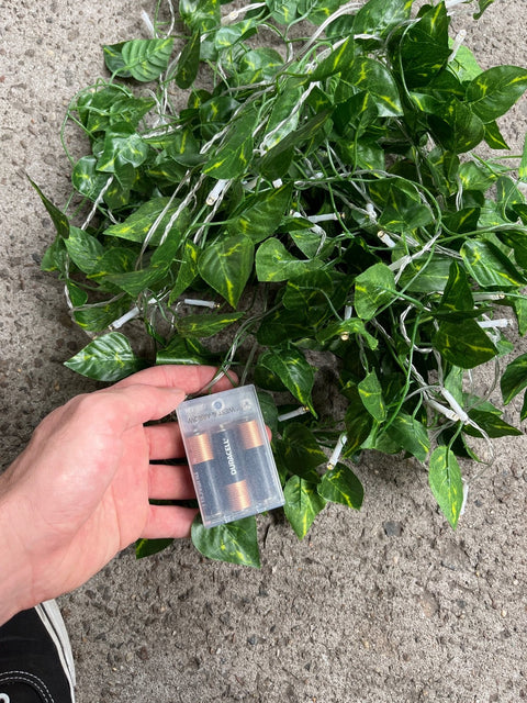 LED String With Artificial Ivy