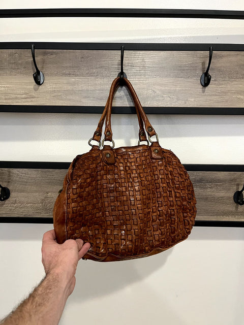 Pretty Landellotti Woven Leather Handbag