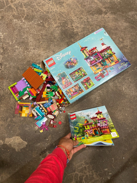 Lego Disney Encanto House (Untested)