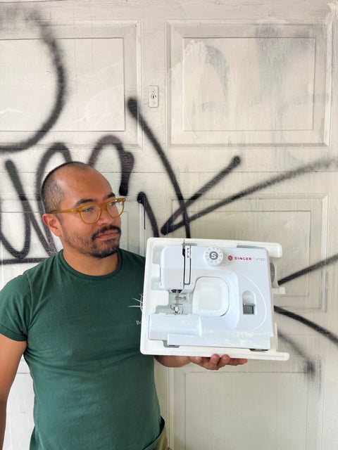 Like New Singer M1000 Sewing Machine