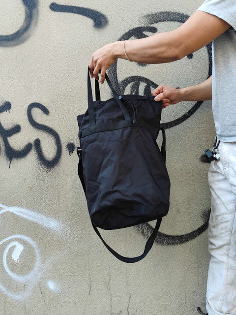 Like New Uniqlo 2-Way Sports Bag