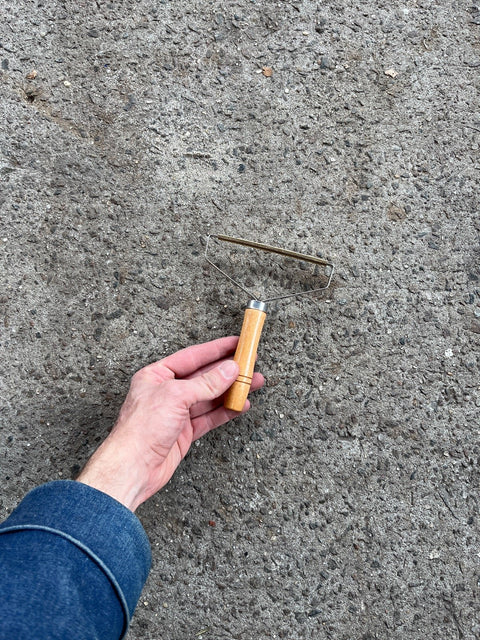 Lint Remover With Wood Handle