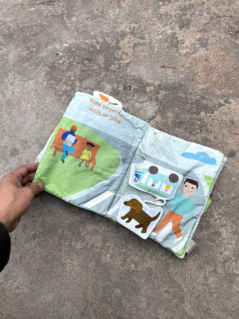 Lovery Interactive Fabric Book
