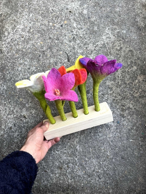 Lovevery Felt Flowers