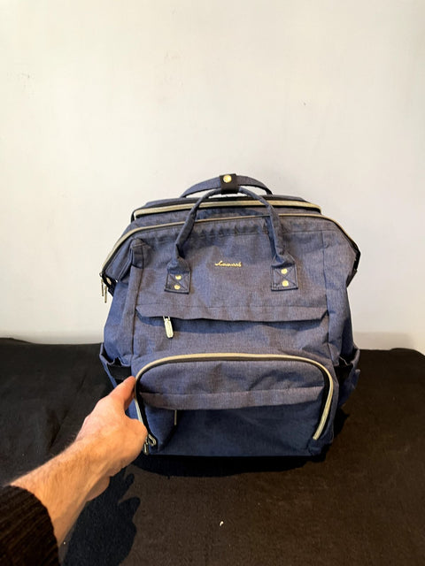 Lovevook Laptop Backpack, USB Charger Not Working But In Great Condition Otherwise