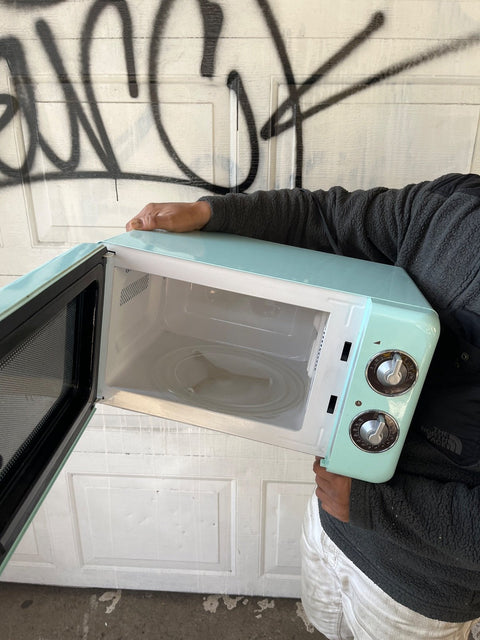 Magic Chef Retro Microwave
