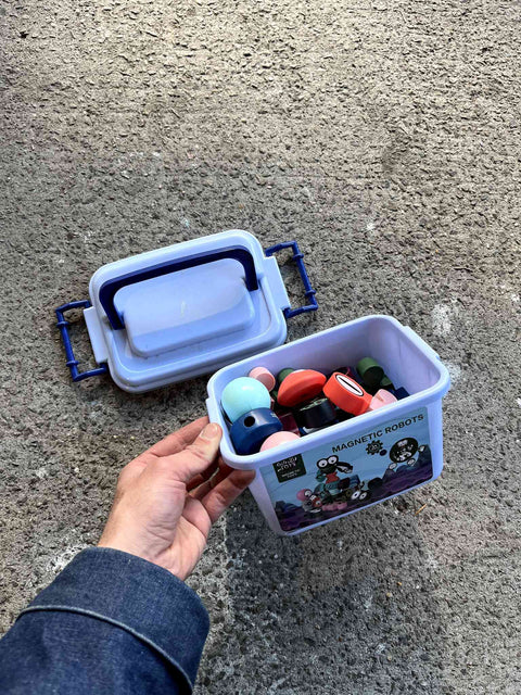 Magnetic Robots Play Set