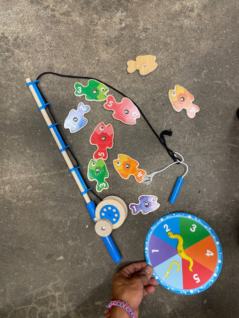 Melissa & Doug Magnetic Wooden Fishing Game