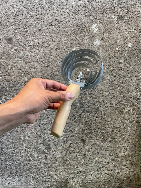 Decker Metal Curry Comb