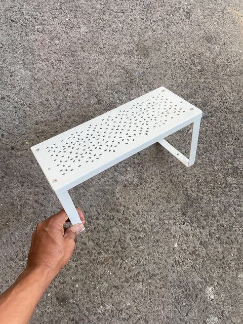 Metal Dish Stand White, 4 x 12”