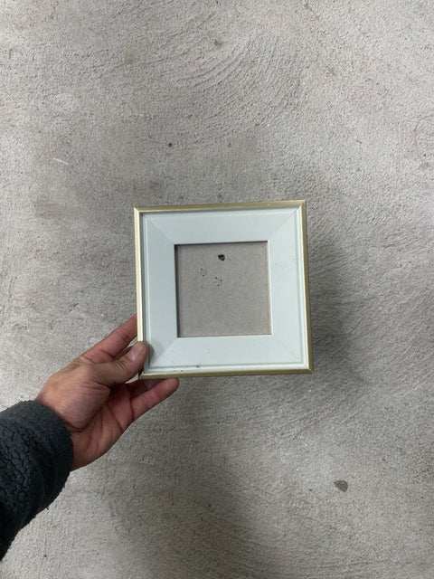 Minimalist Gold-Trimmed Picture Frame