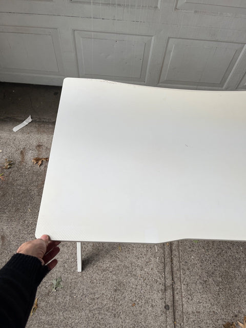 Modern Minimalist White Desk, L40xW20xH30"