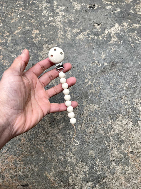 Mushie Pacifier Clip