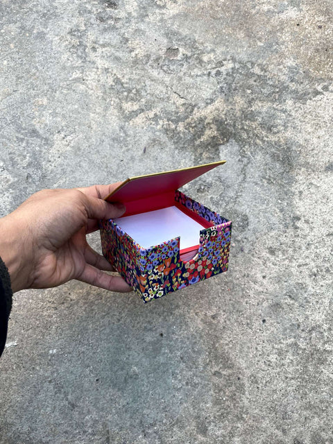 Nice Notes Box with Notes