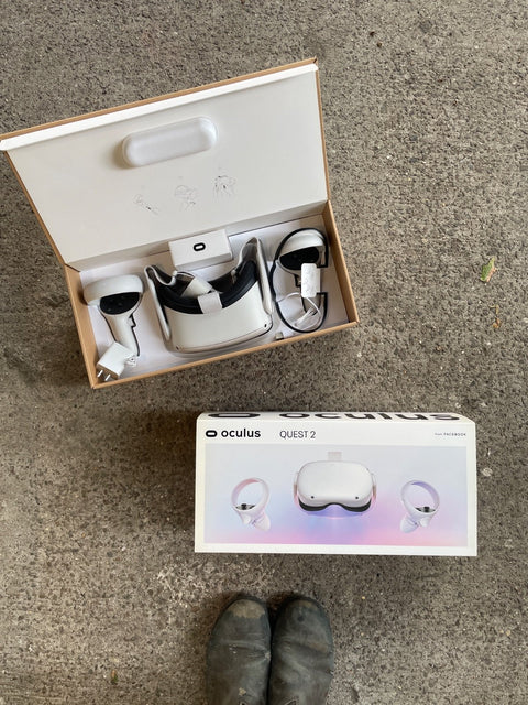 Oculus Quest 2 VR Set