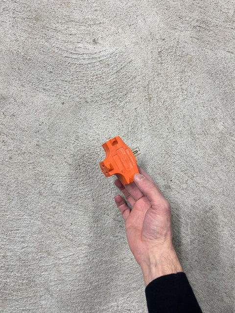 Orange Outlet Multiplier