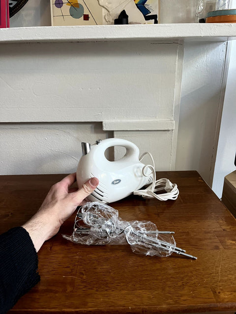 Oster 2499 5-Speed Hand Mixer