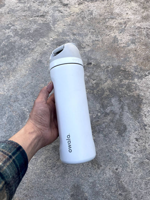 Like New Owala 24oz FreeSip Water Bottle