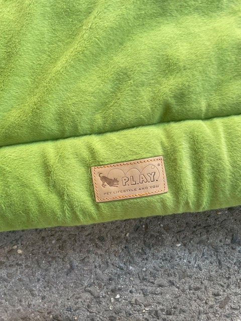 PLAY Pet Green Bed, 30x20"