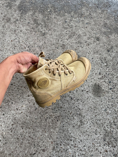 Palladium Canvas Boots, 9.5 US M or 42.5 EU