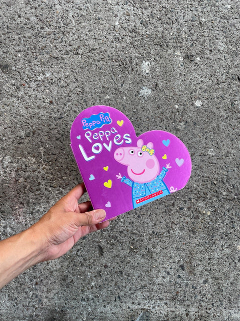 Peppa Pig Peppa Loves