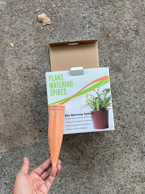 Plant Watering Spikes, 4 in the box