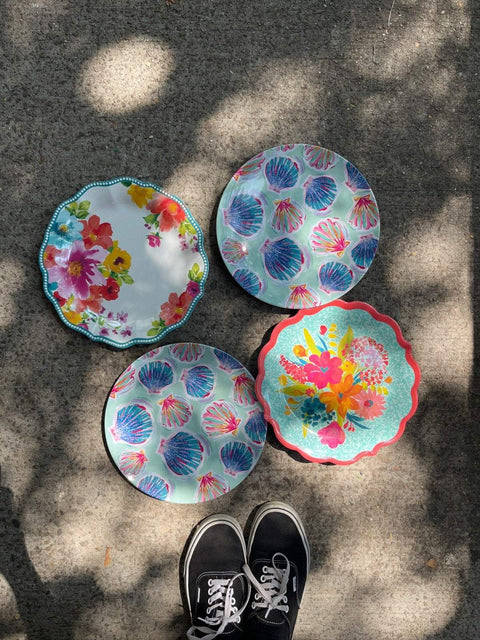 Plastic Dinner Plates For A Colorful Summer