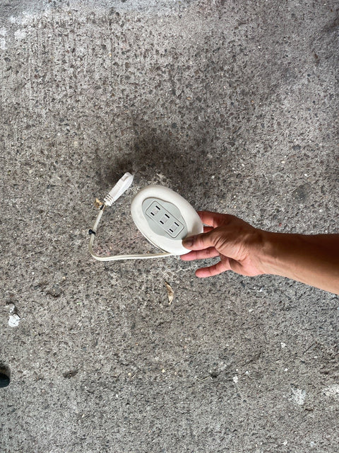Power Strip with Wire Roll Up