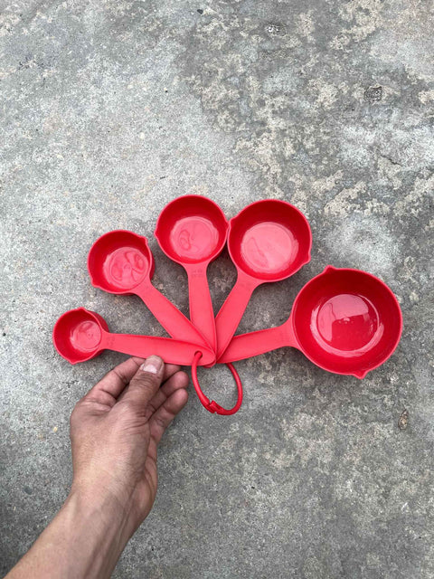 Red Measuring Cups Set