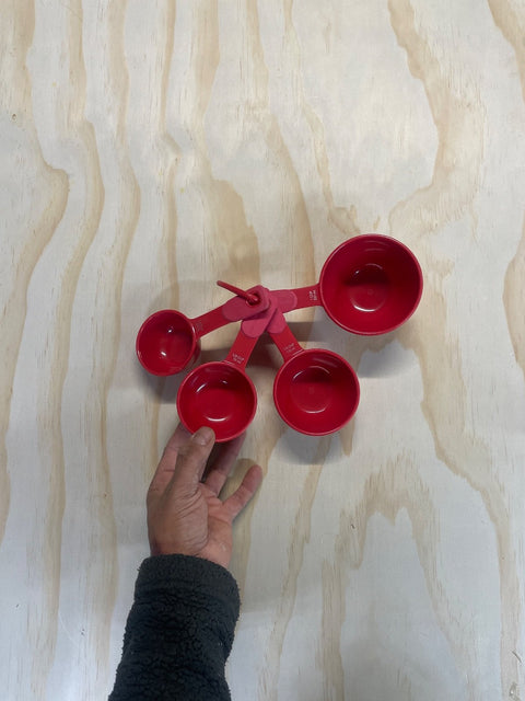 Red Measuring Cups Set