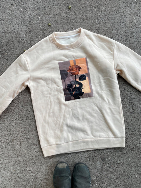 Rose Graphic Cream Sweatshirt, Sz M