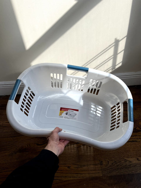 Rubbermaid Laundry Hip Hogger Basket