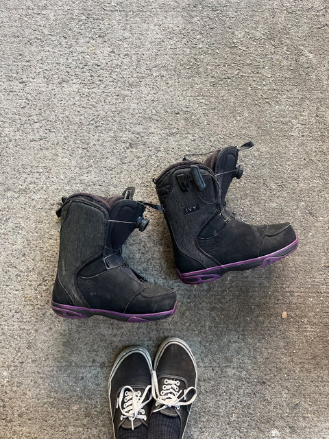 Salomon Ivy Snowboard Boots, Size US 9W or EU 41