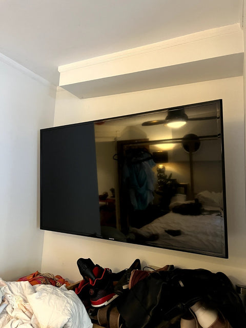 Samsung 48" Full HD Flat Smart TV With Wall Mount & Remote