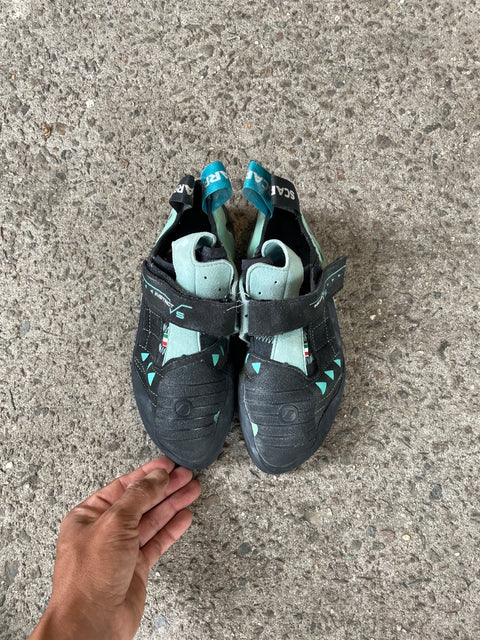 Scarpa Climbing Shoes, 8.66 US W or 40.5 EU