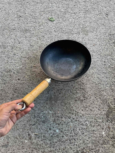 Serious Wok with Wooden Handle