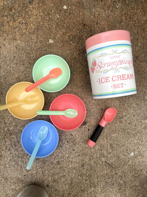 Simply Scrumptious Ice Cream Set