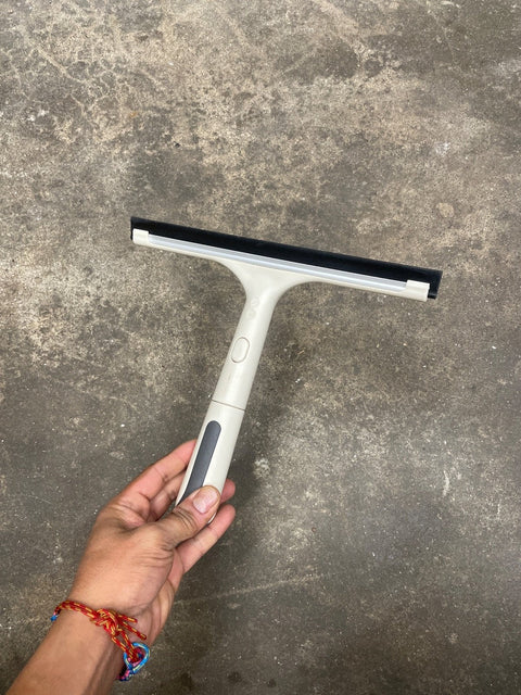 Sleek Squeegee