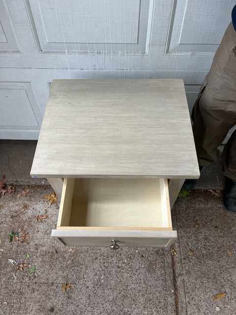 Solid Wood Drawer Nightstand, W20.5xD17xH26.5"