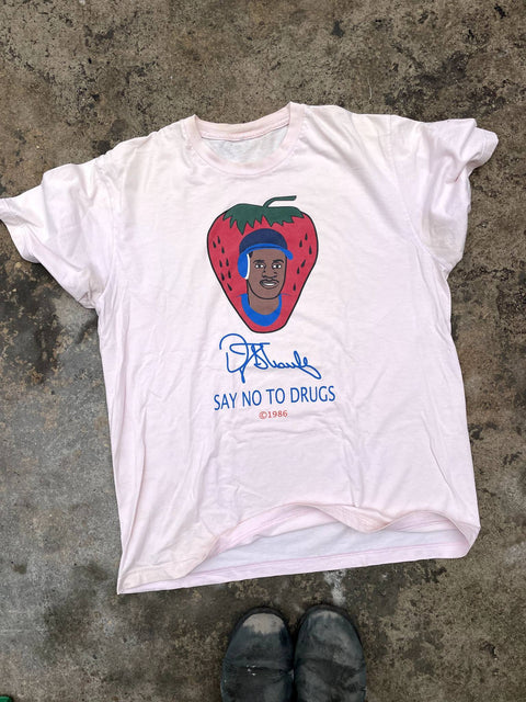 Strawberry Graphic Tee, Sz M