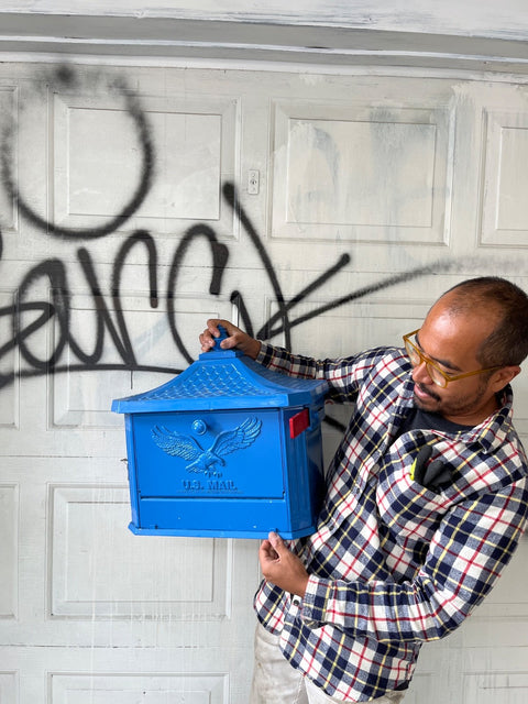 The Prettiest Blue Mailbox With Eagle Crest