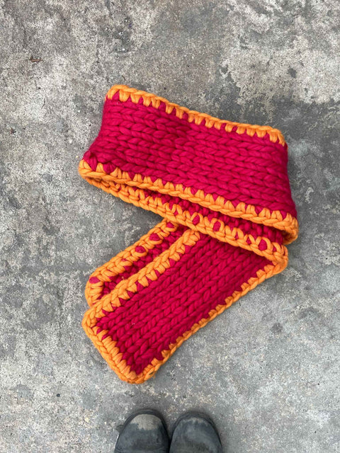 Thick-Guaged Gap Scarf
