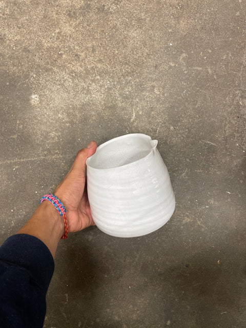 Thin-lipped and Fun White Ceramic Pot