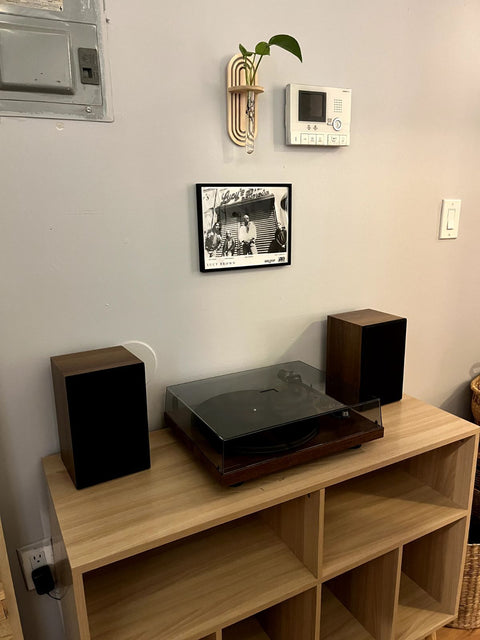 Turntable And Bookshelf Speakers Set