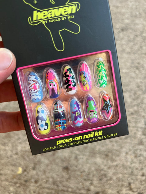 Unopened Heaven By Marc Jacobs Press-On Nail Kit