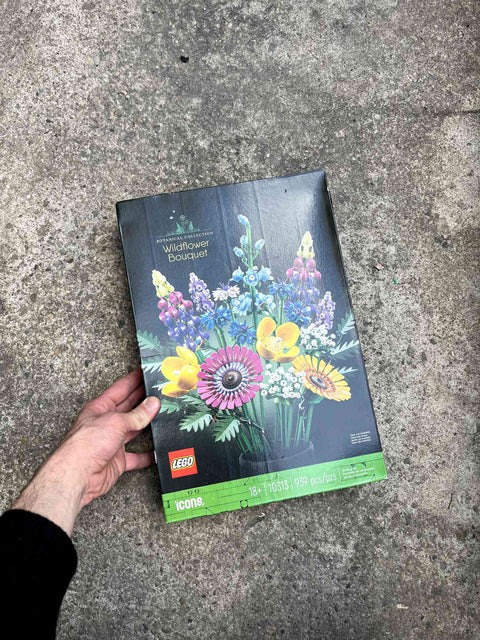 Unopened LEGO Wildflower Bouquet