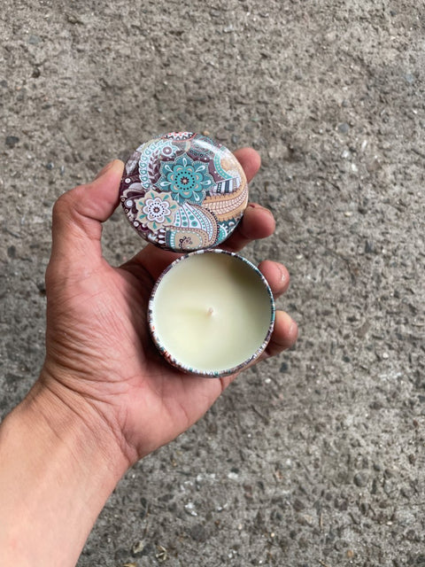 Vanilla Scented Candle In Decorative Tin